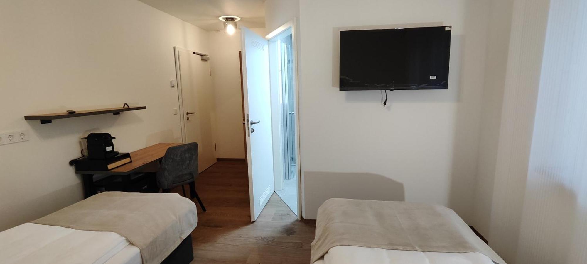 Apartments Seibel Doppel-Zweibettzimmer Mit Bad Reutlingen Eksteriør billede